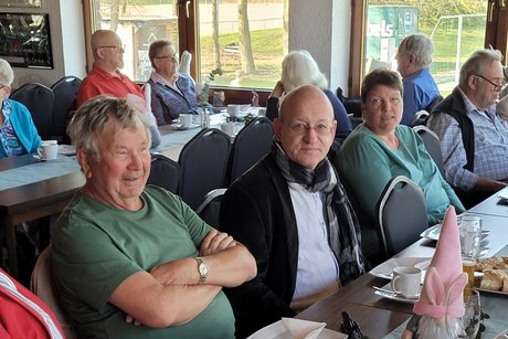 Der Kaffee und Kuchen sind verzehrt