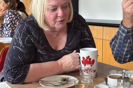 Treffen und Austausch bei Kaffee und Kuchen