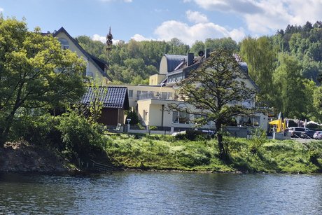 Ufer an der Eifler Seenplatte .