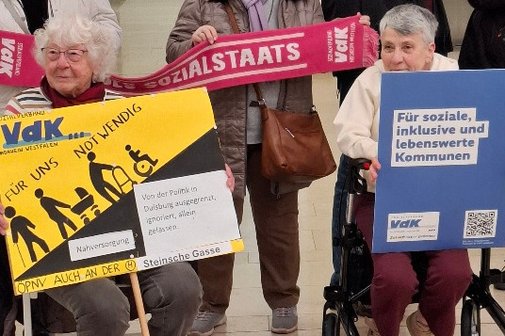 "Stummer Protest" vor Ratssitzung