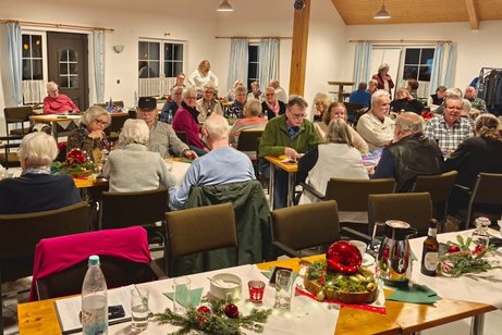 &Uuml;ber 60 Personen hatten sich f&uuml;r die Jahresabschlussfeier angemeldet