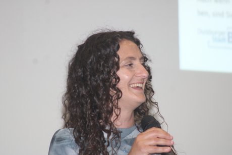 Moderatorin Lale &Ouml;zt&uuml;rk
