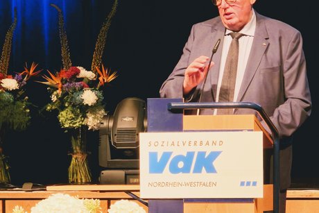 NRW-Minister für Arbeit, Gesundheit und Soziales, Karl-Josef Laumann, eine Rede über die sozialpolitischen Leitlinien der Landesregierung.