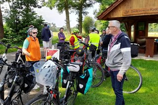 Fahrradfahrer machen eine Pause