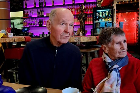 Mitglieder beim Kaffee trinken