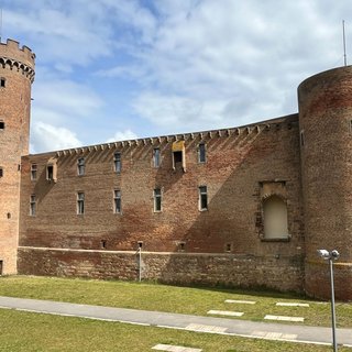 Landesburg mit Aussichtsturm in Zülpich