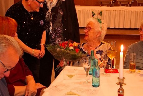 Mitgliederversammlung im weihnachtlichem Rahmen Mitgliederversammlung