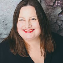 Portraitfoto von Esther Handfest