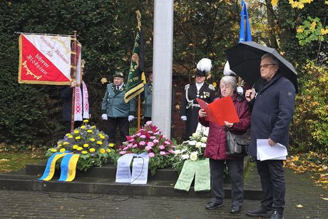 Kranzniederlegung zum Volkstrauertag in Essen-Dellwig. OV Dellwig
