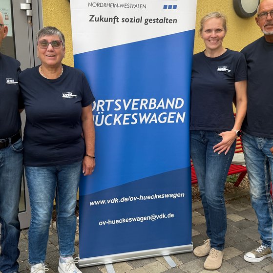 Vorstand OV Hückeswagen Bild vom Vorstand, von links: Hans-Peter Müller (Schriftführer), Renate Müller(Kassiererin), Katja Fiedler (Vorsitzende) und Frank Fiedler (kommissarischer Beisitzer)