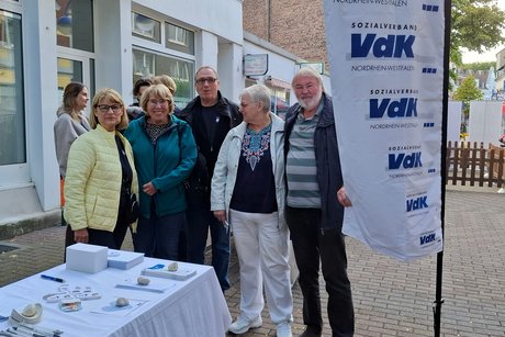 👉 Die Fotos vom Infostand und den vielen Begegnungen auf dem Brunnenfest zeigen die lebendige Atmosphäre und das große Interesse an der Arbeit des Ortsverbandes.