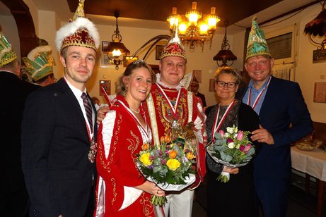 Am 20. Februar begrüßt man beim VdK-Treff in der Sportalm das amtierende Gevelsberger Prinzenpaar aus dem Hippendorf, Prinz Dennis I. und Prinzessin Jennifer I. nebst seinem Gefolge, das am 10. Januar durch Bürgermeister Claus Jacobi ganz offiziell und feierlich inthronisiert wurde.