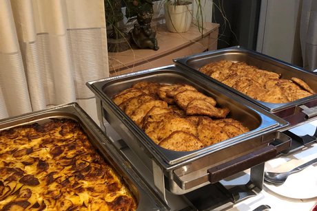 gro&szlig;artiges Buffet