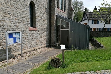 Bild Eingang zum Lichtblick Kirche Sistig