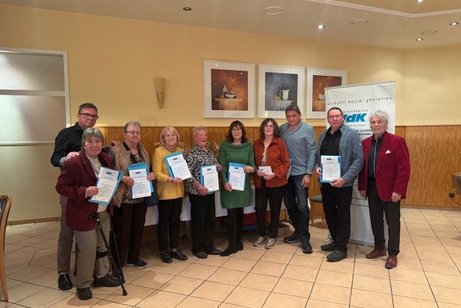 Jubilare und Vorstandsmitglieder des Ortsverbands L&uuml;tzenkirchen-Quettingen