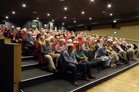Voll besetztes Filmriss-Kino