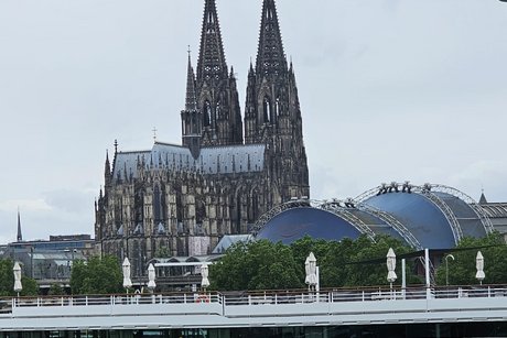 Kölner Dom vom Schiff aus