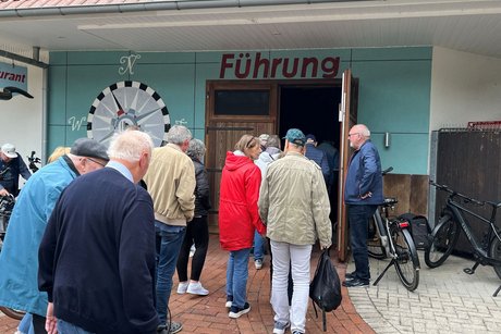Tagesfahrt zum Dümmer See zur Fisch- und Aalräucherei Hoffmann