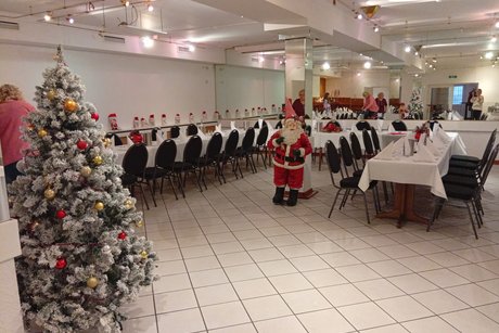 Der geschm&uuml;ckte Saal