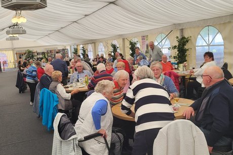 VdK besucht Spargelhof VdK besucht Spargelhof