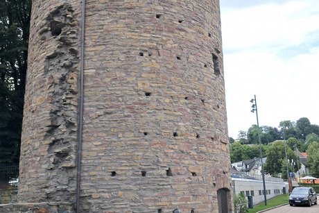Alter Turm und Stadtmauer