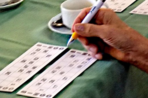 Bingo Es herrscht Spannung pur, wenn bei Lettmann die Bingokugeln rollen ...