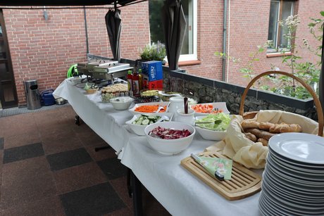 Grillnachmittag vom VdK Ortsverband Altendorf gemeinsam mit dem Ortsverband Borbeck. Das Buffet .