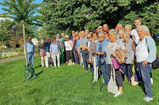 Gruppenfoto auf der Wiese