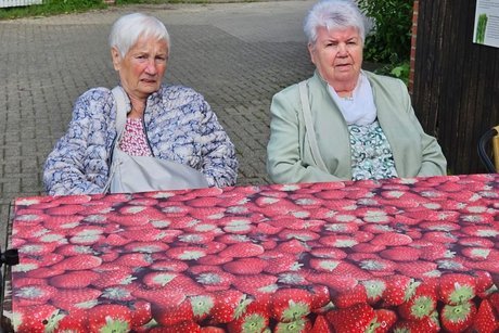 Bild zeigt Teilnehmer der Tagesfahrt Spargelessen