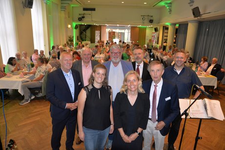 Gruppenfoto mit Kreisverbands,- und Ortsverbandsvorsitzende sowie den Ehrengästen