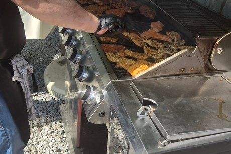 ....das Fleisch ist gleich fertig ....das Fleisch ist gleich fertig