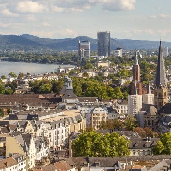 Blick vom Stadthaus auf das Siebengebirge