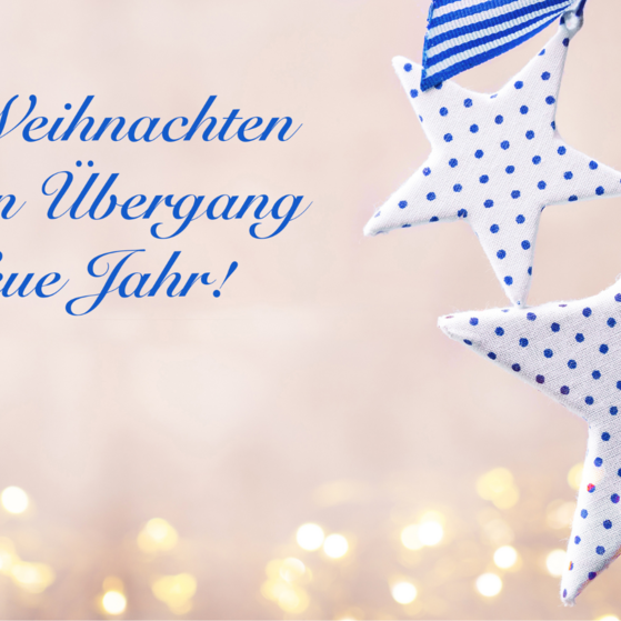 Weihnachten 2025 Weihnachtsmotiv mit zwei blauweiß gemusterten Sternen, VdK-NRW-Logo und blauer Schnörkelschrift: Frohe Weihnachten und einen guten Übergang ins neue Jahr!