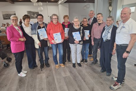 Seit zehn Jahren in der VdK-Familie Diese Jubilare wurden vom Vorstand des Ortsverbandes für ihre zehnjährige Mitgliedschaft geehrt.