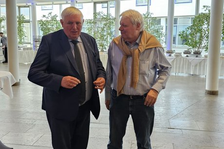 links Karl-Josef Laumann Minister für Arbeit Gesundheit und Soziales des Landes Nordrhein-Westfalen, rechts Helmut Steiffert VdK