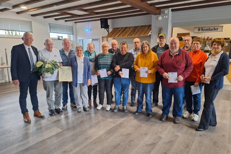 Nur elf der über 60 Jubilare nahmen ihre Urkunde persönlich in Empfang.