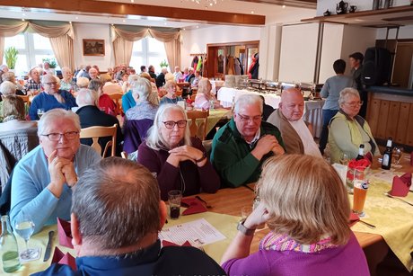 Mitglieder in der Gaststätte