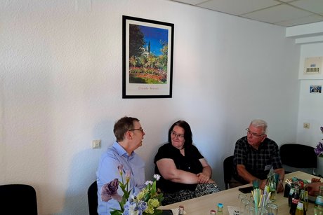 Frau Batz und Herr Zander im Gespräch mit Herrn Schmidt vom KV