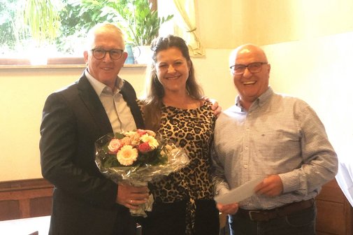 Hermann-Josef Bettendorf und Reimund Halbe begr&uuml;&szlig;ten das 2500. Mitglied im OV Judith Eich