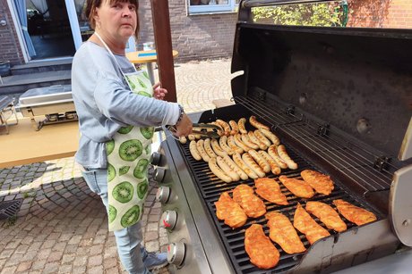 Arbeit am Grill