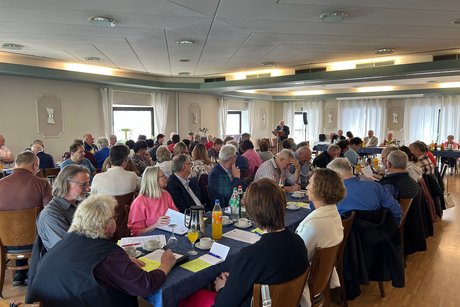Blick in die Delegiertenrunde