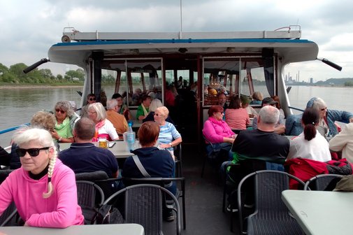 VdK Krefeld auf Schiffstour nach Walsum.