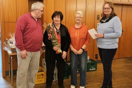 Das Bild zeigt v.l. Klaus Waginzik, (1. Vors.), Jubilar Hannelore Bedenbender, Inge Pulz (1. Vertreterin der Frauen) und Heide Batz vom VdK Kreisverband