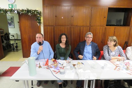 Zweiter von Rechts: Bezirksb&uuml;rgermeister Hans Gerd Bosch