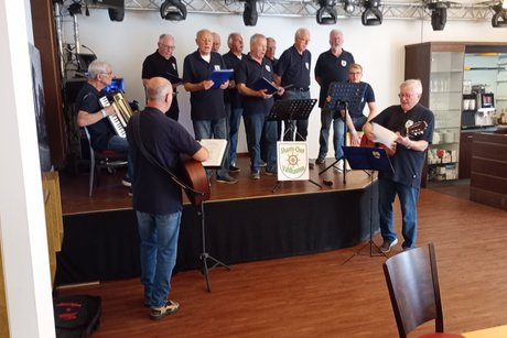 Der Shanty Chor sorgte für beste Stimmung