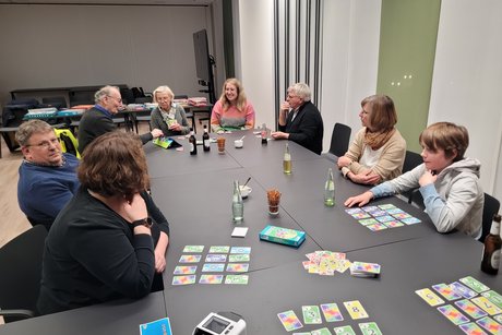 Gute Stimmung an den Tischen beim ersten Spielenachmittag des VdK.