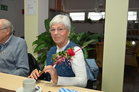Frau Padberg mit Rose