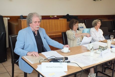 von links nach rechts: Michael Farrenberg - Vorsitzender, Inge Schwarz - Kassiererin und Anita Krettek - Vertreterin der Frauen.