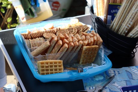 Nachtisch: Waffeln und Kekse.