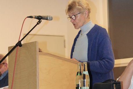Gitta Mues am Rednerpult